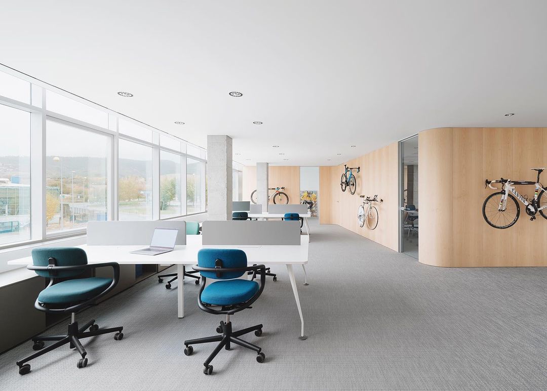 Team Movistar renews its headquarters and incorporates Dynamobel’s Cell desk